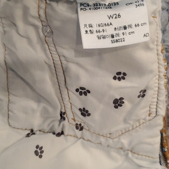 Levis Yellow tag Snoopy Shorts - Picture 6 of 8